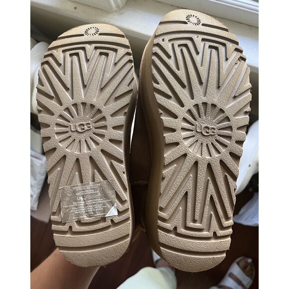 Ugg Women’s Classic Mini Platform Boot Chestnut Sz 8 New Without Box - Picture 2 of 6